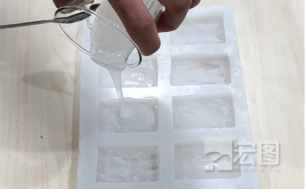 硅膠模具能倒液體硅膠嗎？
